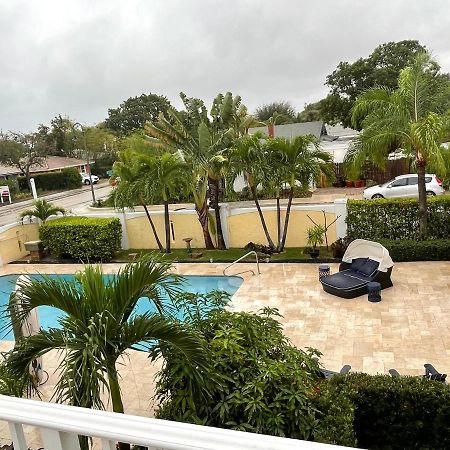 Capri Inn & Apartments Lake Worth Beach Bagian luar foto