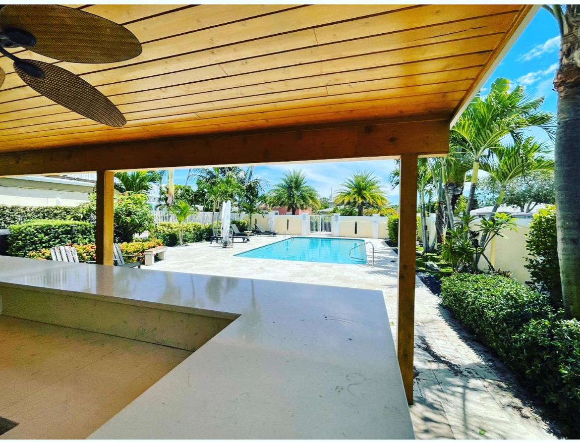Capri Inn & Apartments Lake Worth Beach Bagian luar foto